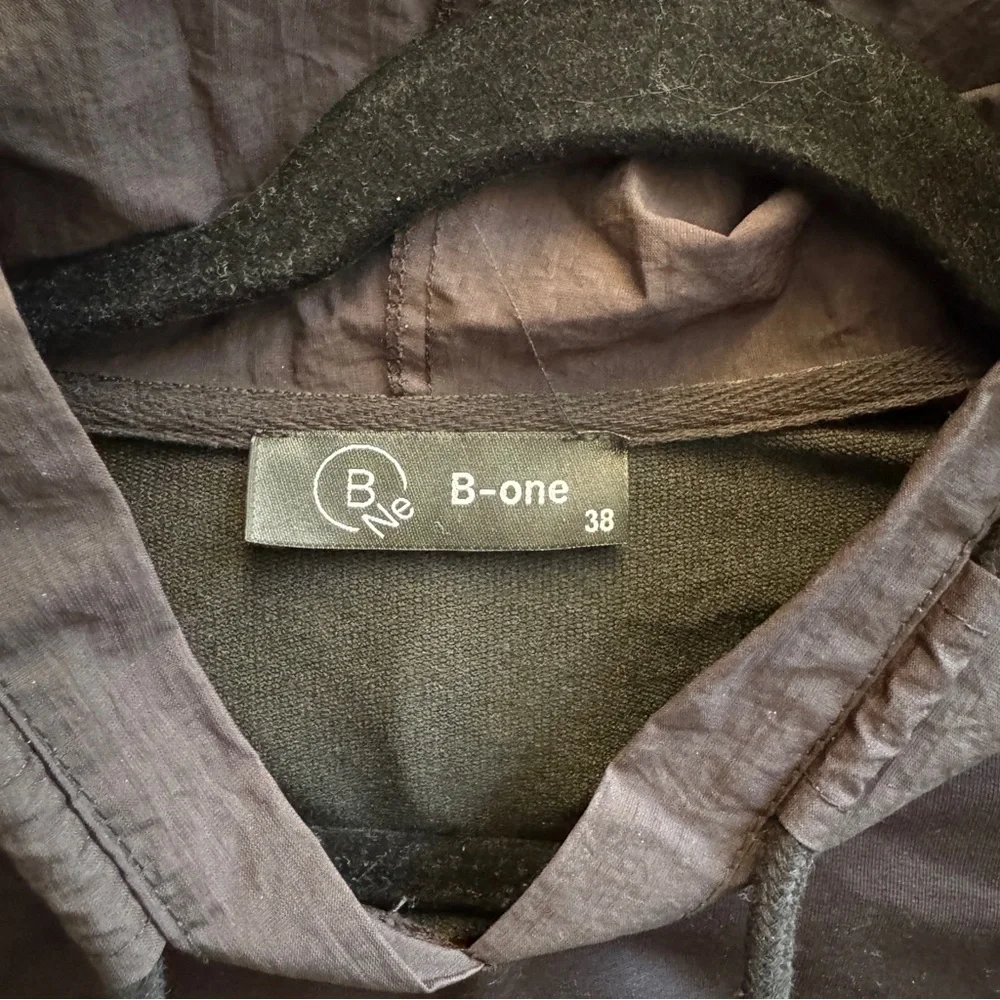 Black Cropped Hoodie Jacket - Picture 8 of 8